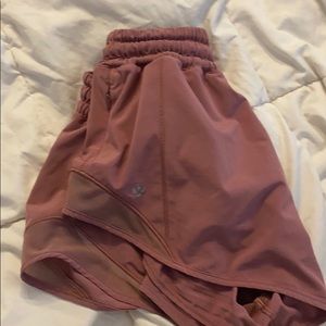 Lululemon Hotty Hot shorts 2.5